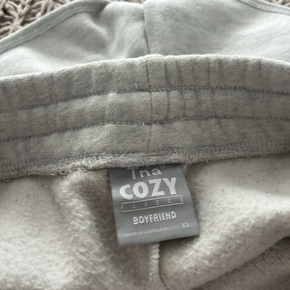 TNA COZY - FLEECE GREY DRAWSTRING SHORTS - Boyfriend Fit US XS - Picture 5 of 7